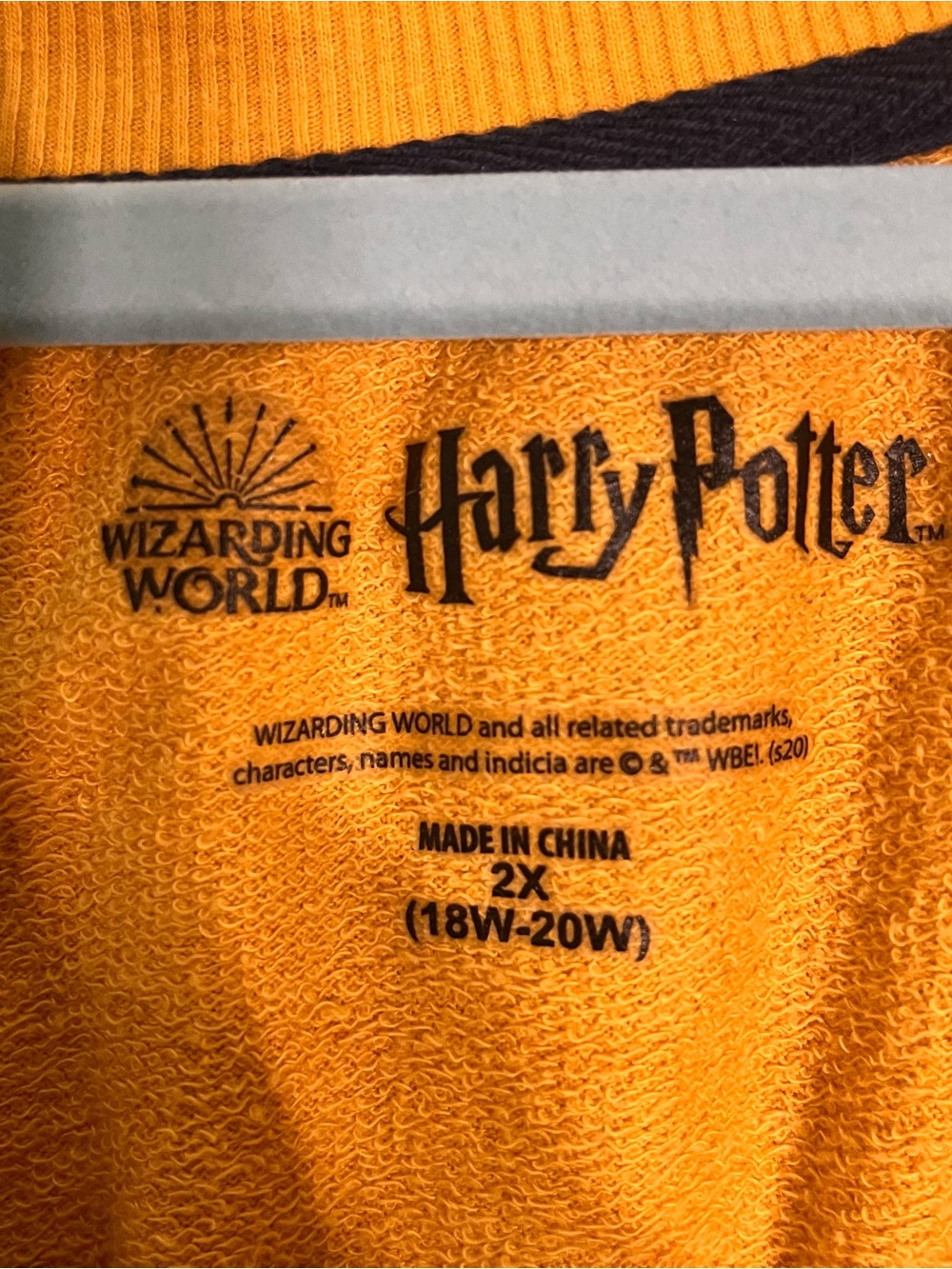 Harry Potter Hogwarts Four Houses V Neck Sweatshirt Mustard Yellow Oversized - Picture 4 of 4